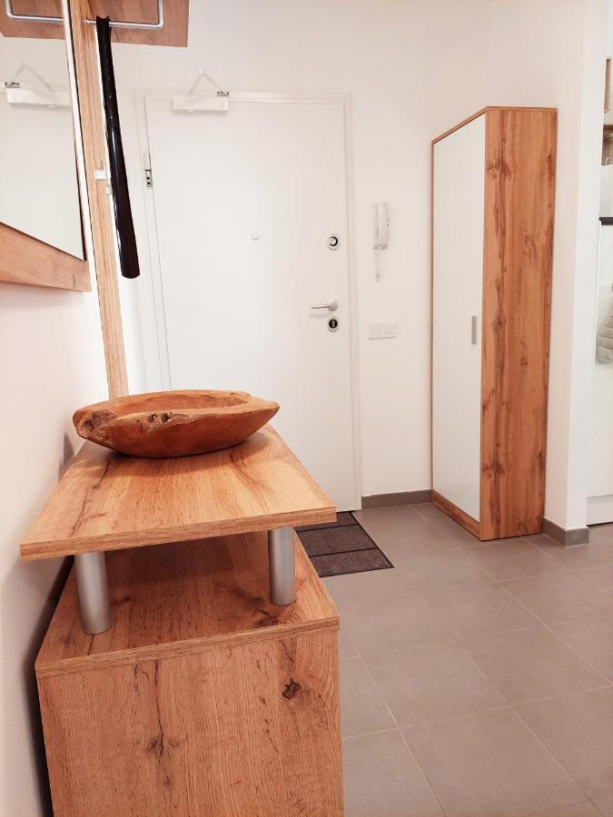 Newhome Nicole Premantura Eksteriør billede