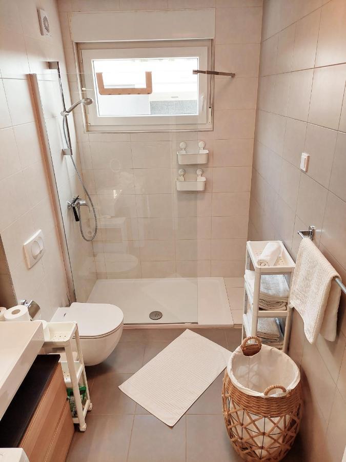 Newhome Nicole Premantura Eksteriør billede